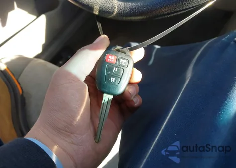 2016 Toyota Camry Le z USA, uszkodzony, nr VIN 4T4BF1FK7GR569289